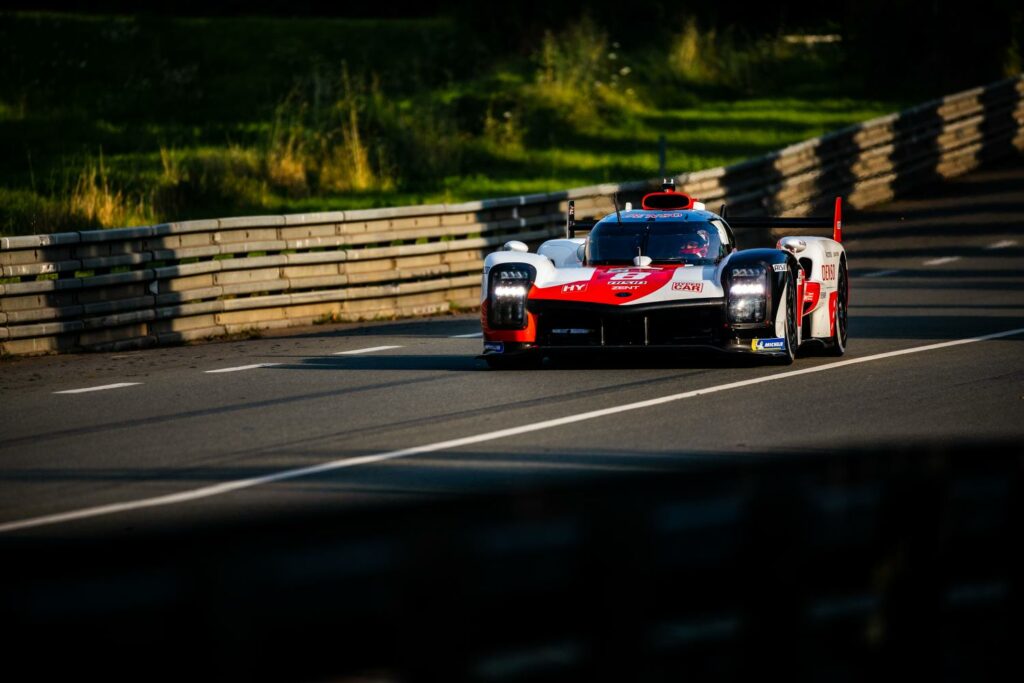24h Le Mans 2021 Toyota Gazoo Racing Fuhrt Den Ersten Testtag An Lsr Freun De