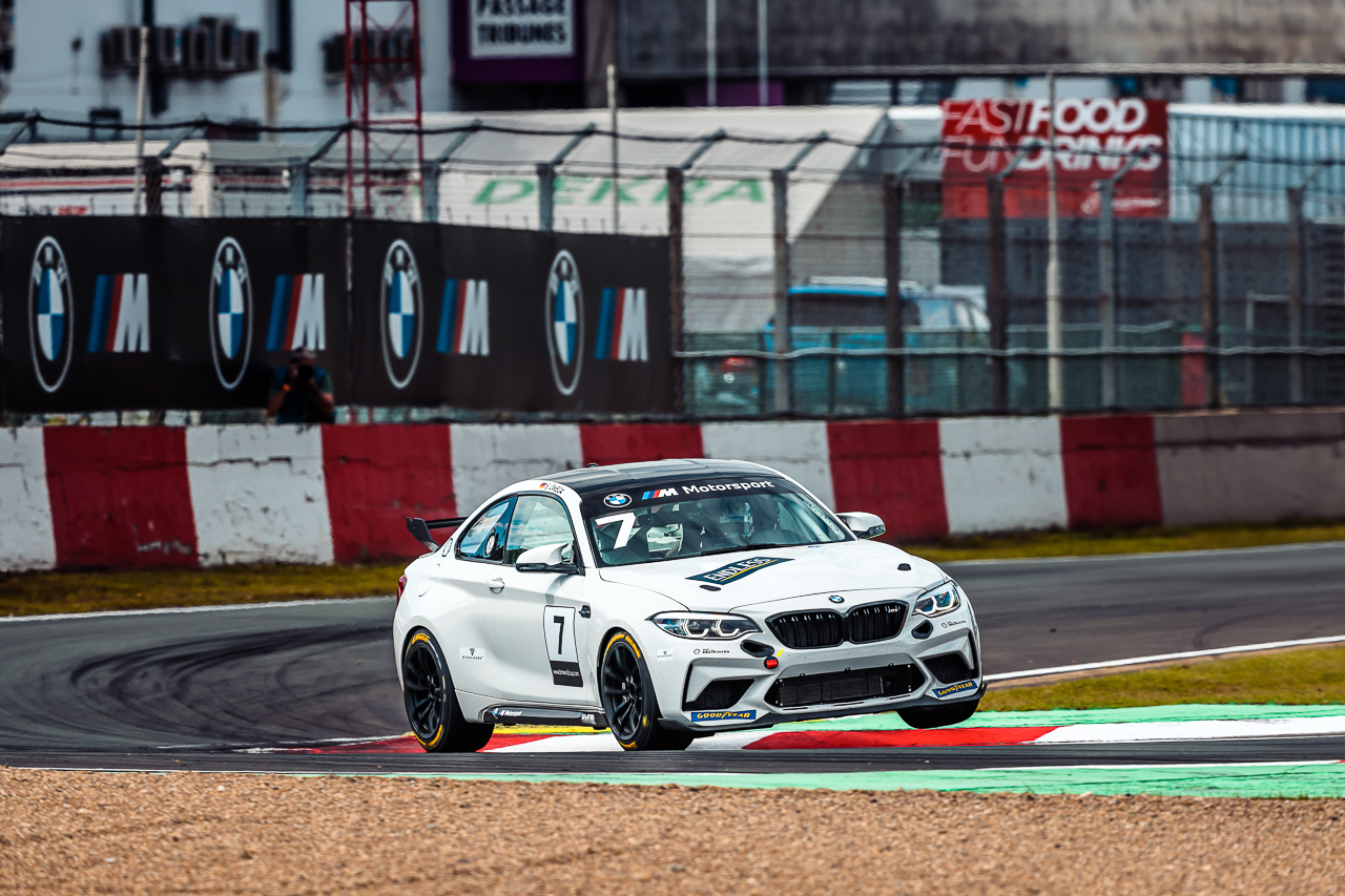 bmw m2 cup sieg und tabellenführung für louis henkefend lsr freun de